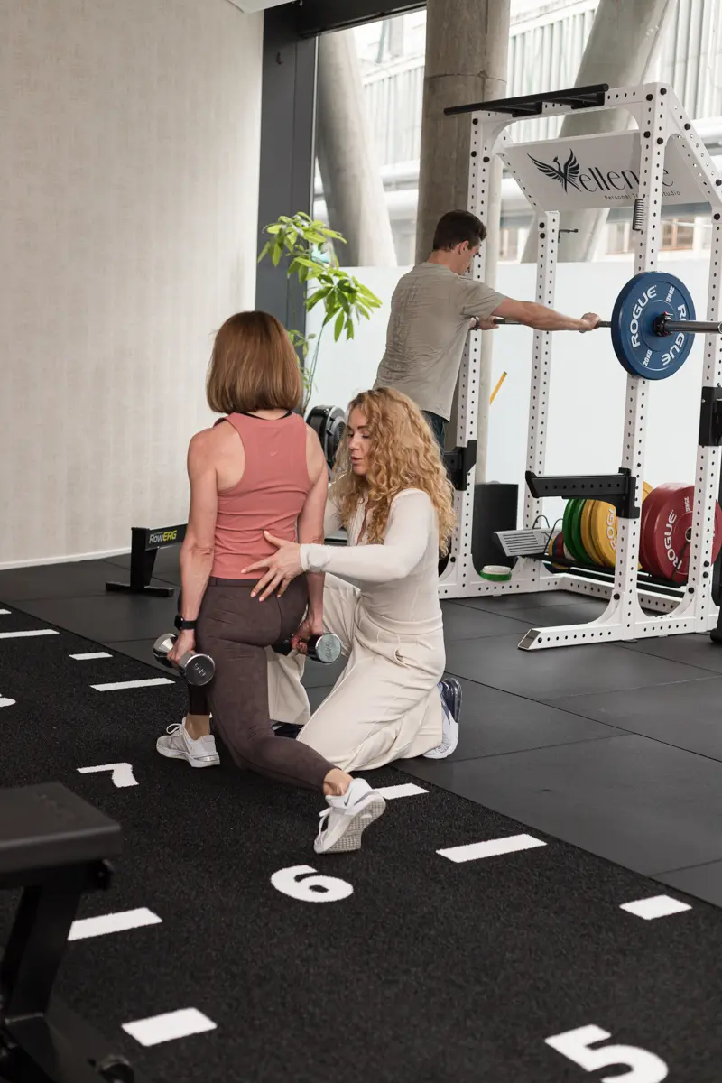 Personal Training Frankfurt Westhafen Krafttraining 1:1 Personal Training Frankfurt Westhafen – Krafttraining im Xellence Studio von Xenia Kaiser